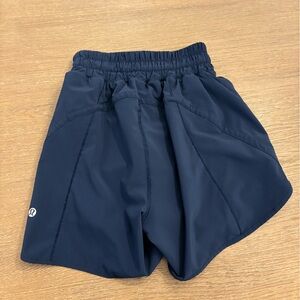 lululemon hotty hot navy shorts size 2